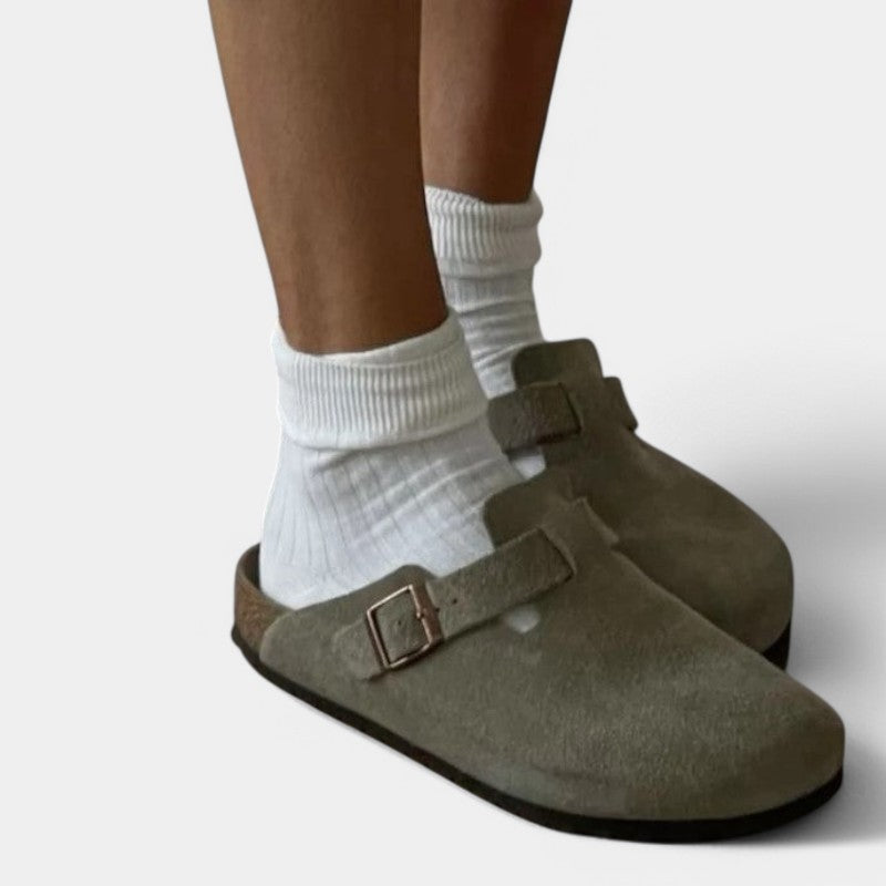 NOVALI ® | Comfortabele slippers met verstelbare gesp