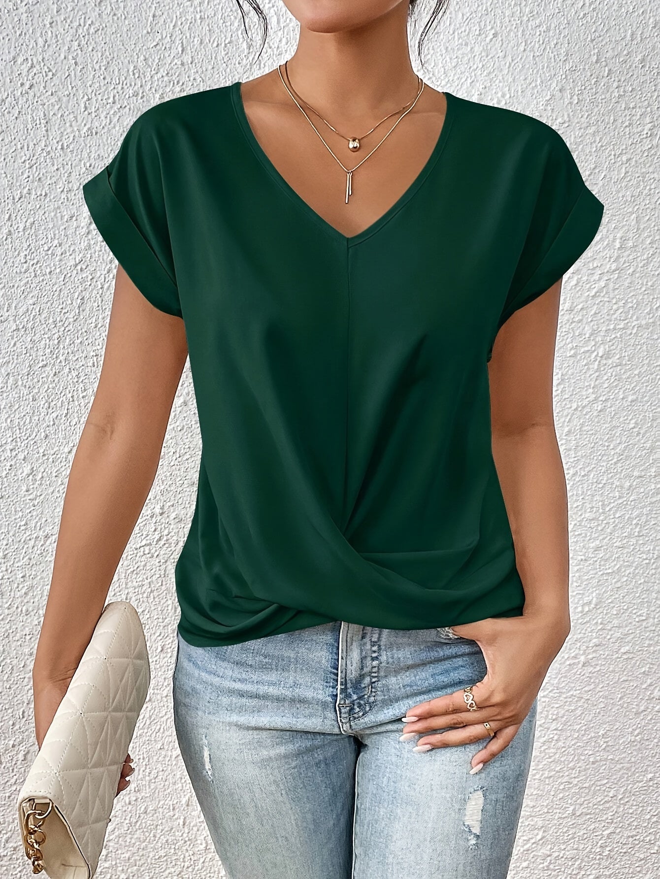 NOVALI® | Comfortabel T-shirt met elegante halslijn (TIJDELIJK 1+1 GRATIS!)