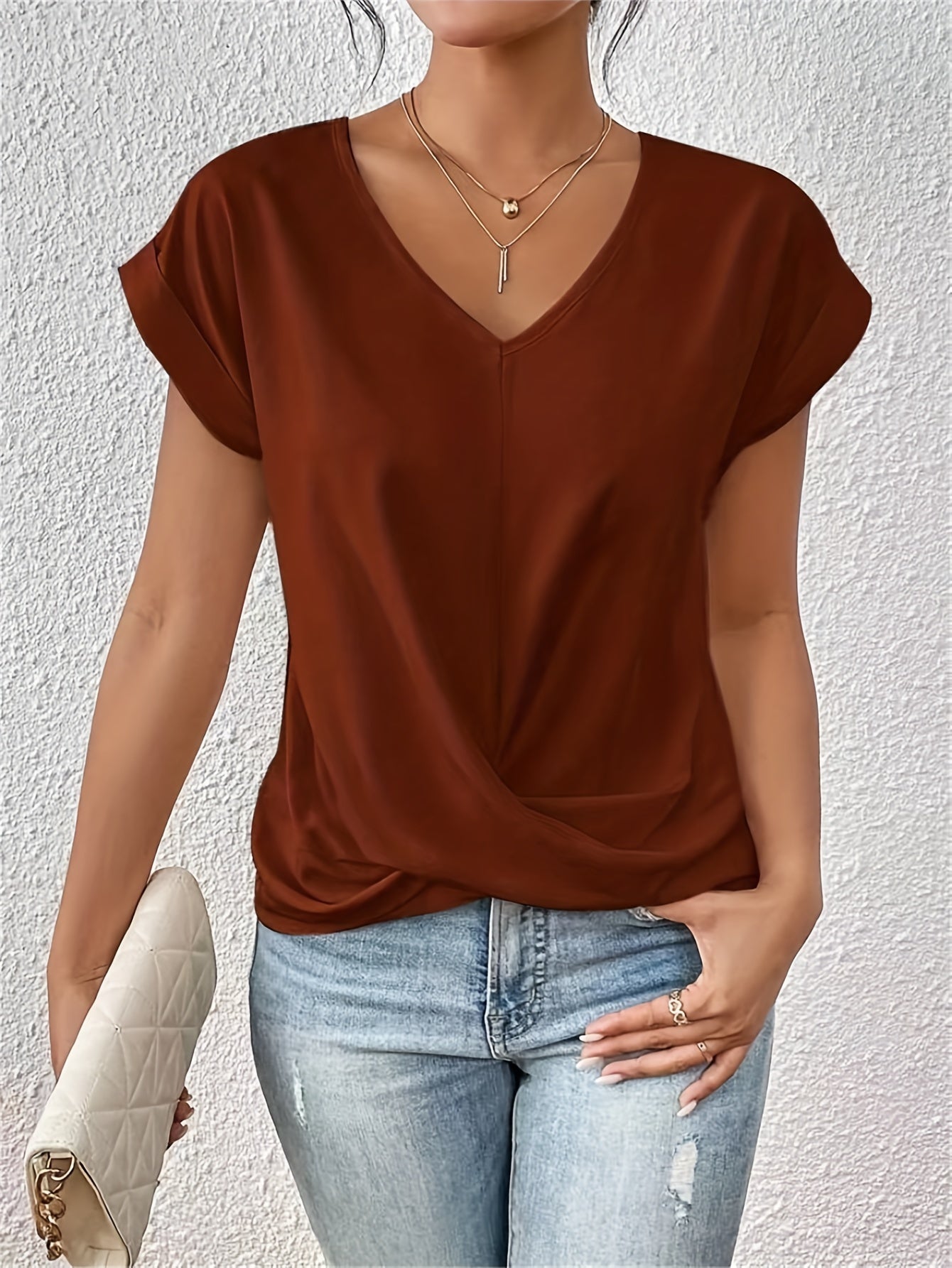 NOVALI® | Comfortabel T-shirt met elegante halslijn (TIJDELIJK 1+1 GRATIS!)