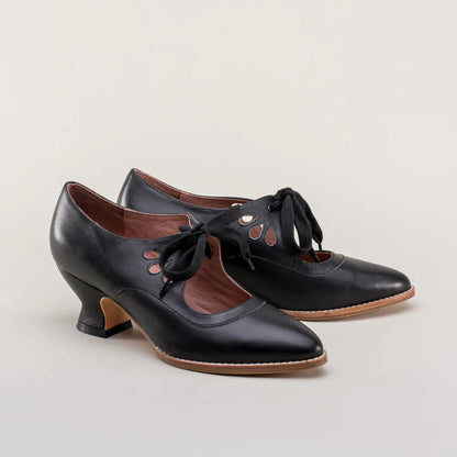 VITTORIA | Retro Hakken met Elegante Veters